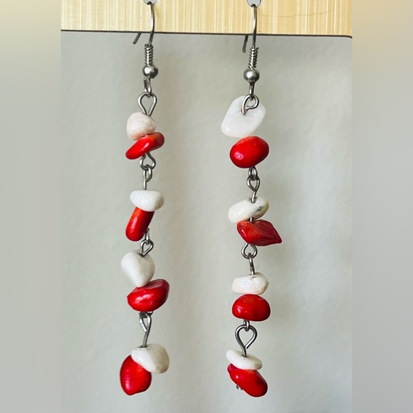 Vintage red & white dangle earrings - Picture 1 of 3